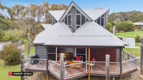 Baraga Sanctuary holiday house, Bermagui Barragga Bay Linen & Wifi Provided